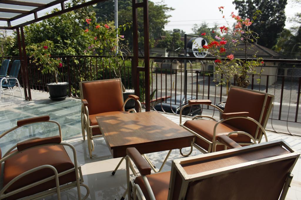 Omah Njonja Bed & Brasserie Jogjacarta Exterior foto